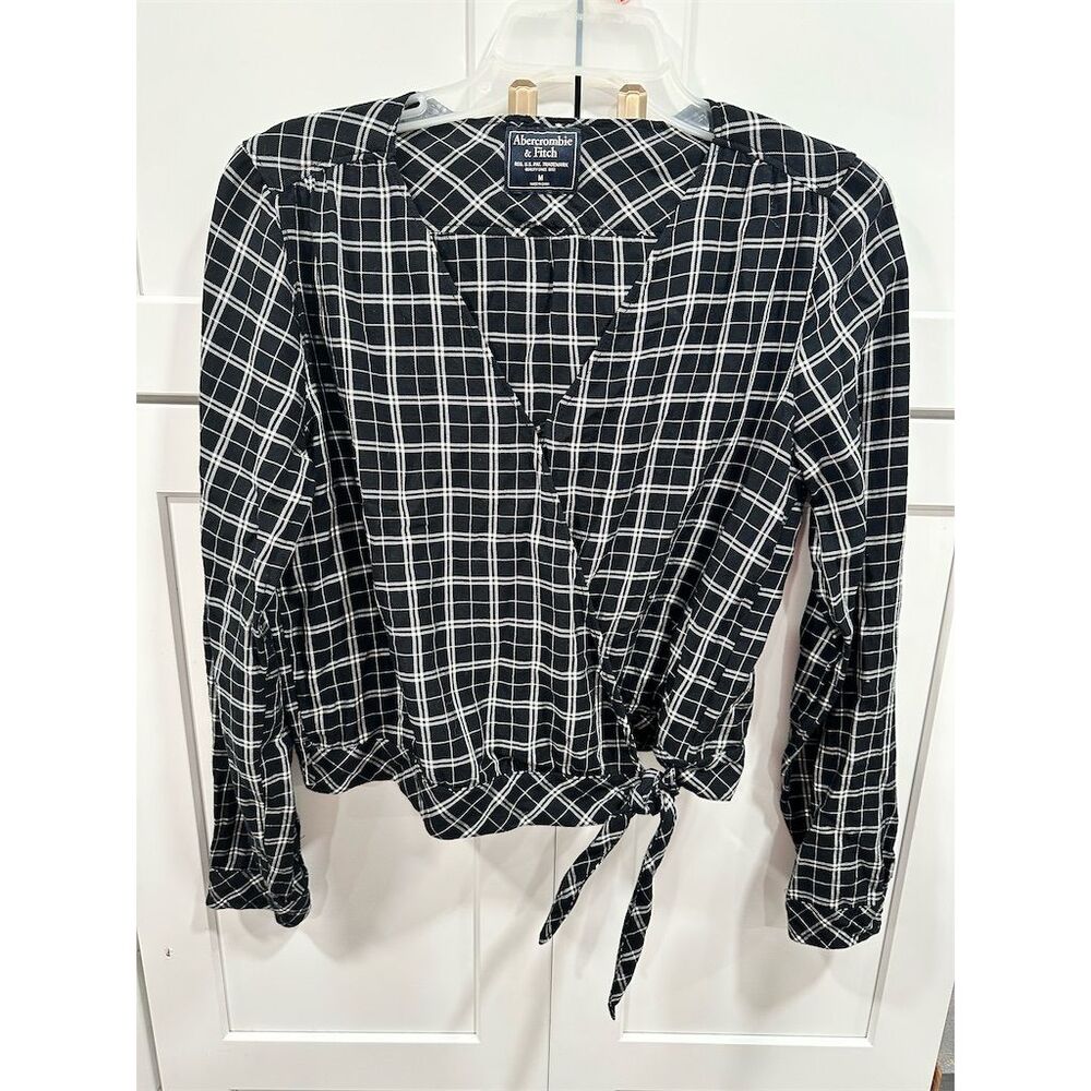 Abercrombie & Fitch Women's Plaid Faux Wrap Top Black Long Sleeve Standard Sz M